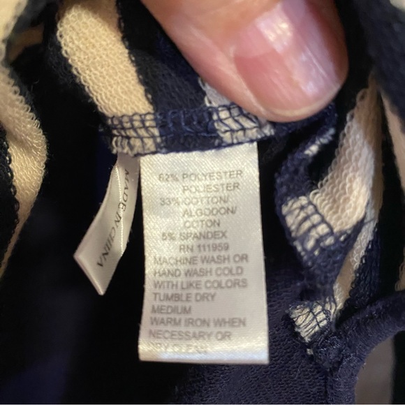 People Like Frank color block 1/4 zip top SZ M, GUC, striped with curved… - Picture 7 of 8